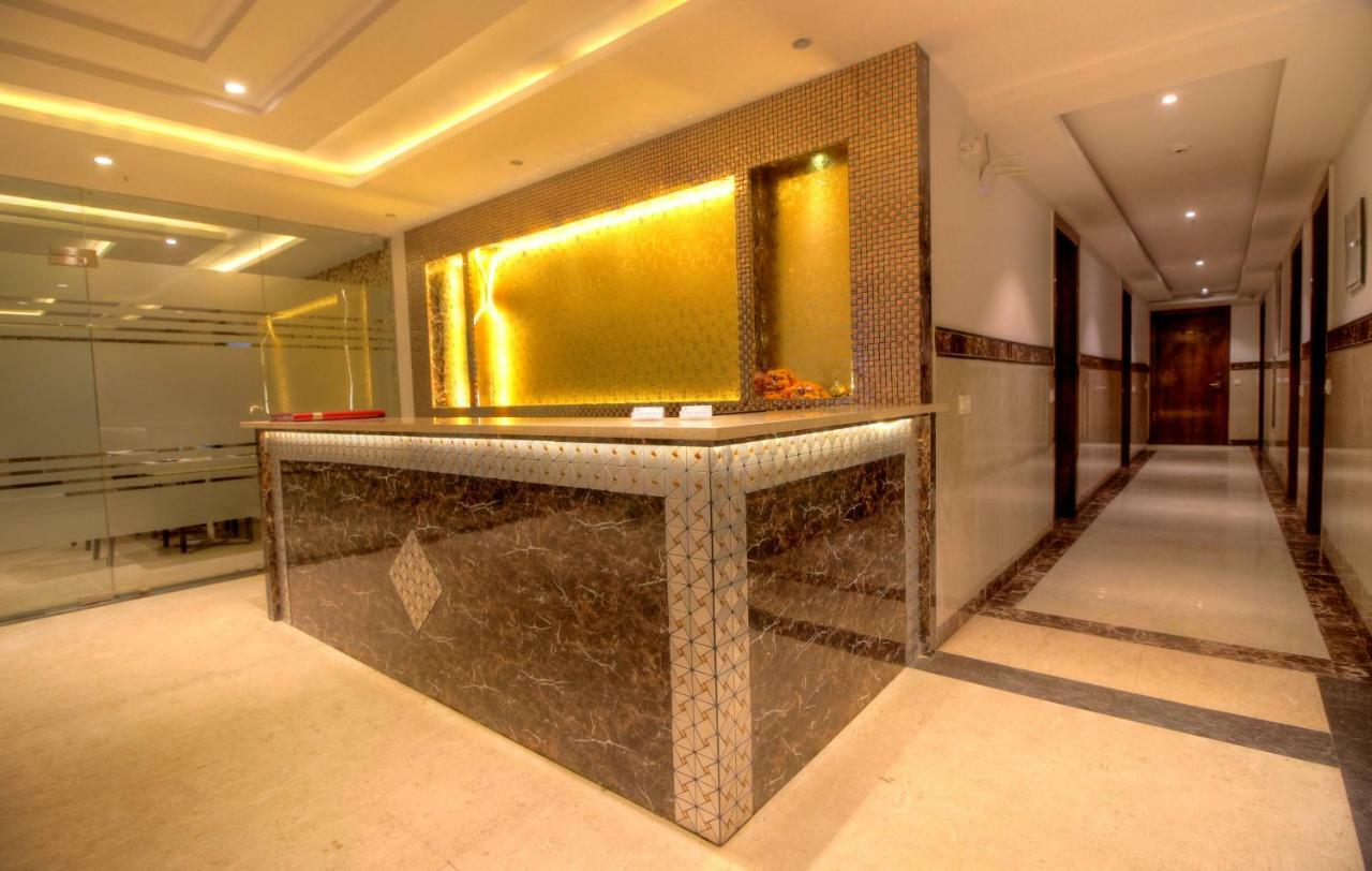 Hotel The Vegas Delhi Airport- A Boutique Hotel Нью-Дели Экстерьер фото